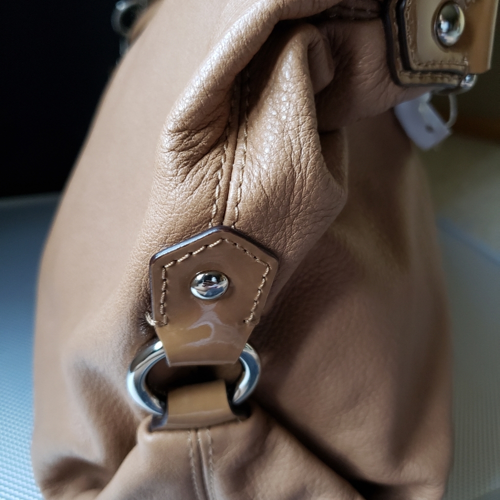 Coach Leather Purse - Picture 5 of 11